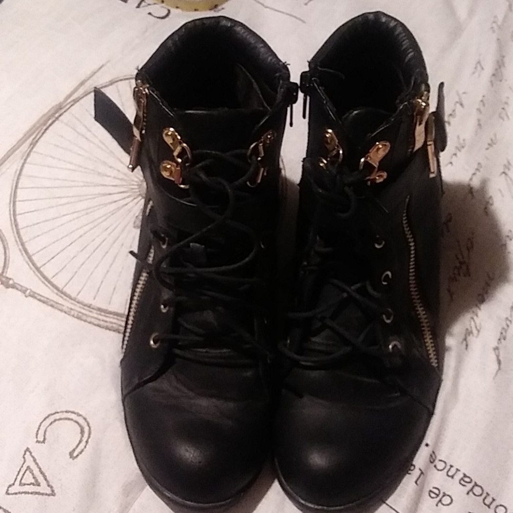 Platforms shoes